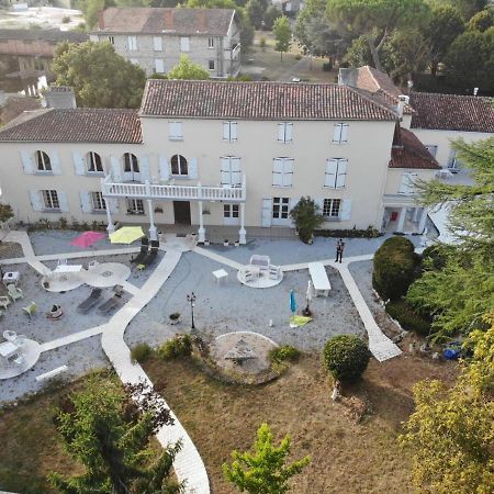 Le Clos Des Cedres B&B La Rochefoucauld Kültér fotó