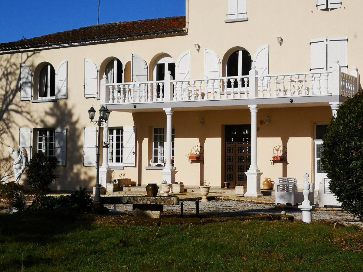 Le Clos Des Cedres B&B La Rochefoucauld Kültér fotó
