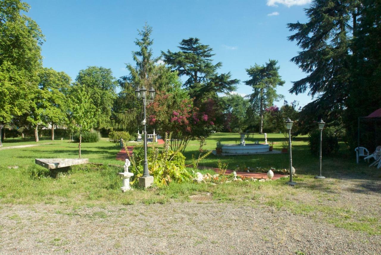 Le Clos Des Cedres B&B La Rochefoucauld Kültér fotó