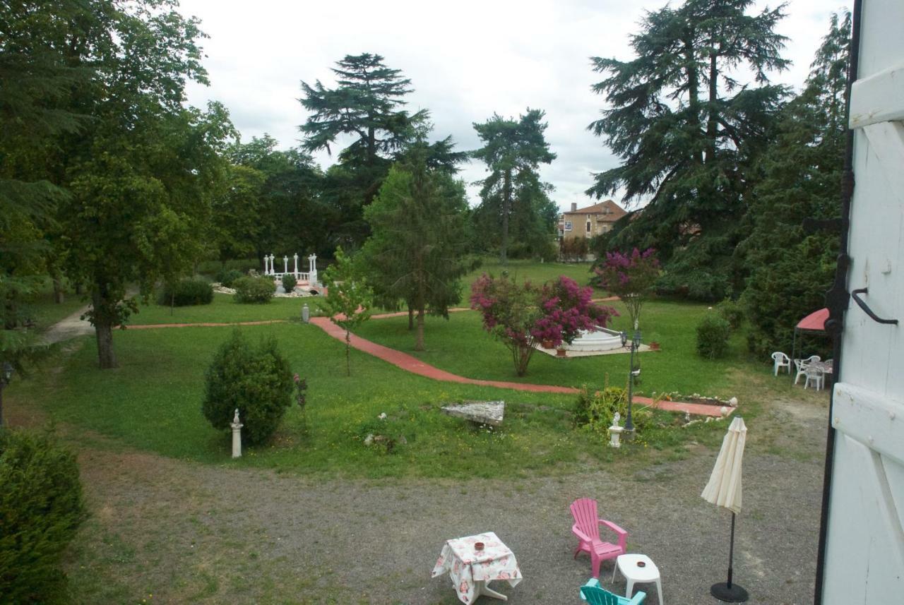 Le Clos Des Cedres B&B La Rochefoucauld Kültér fotó
