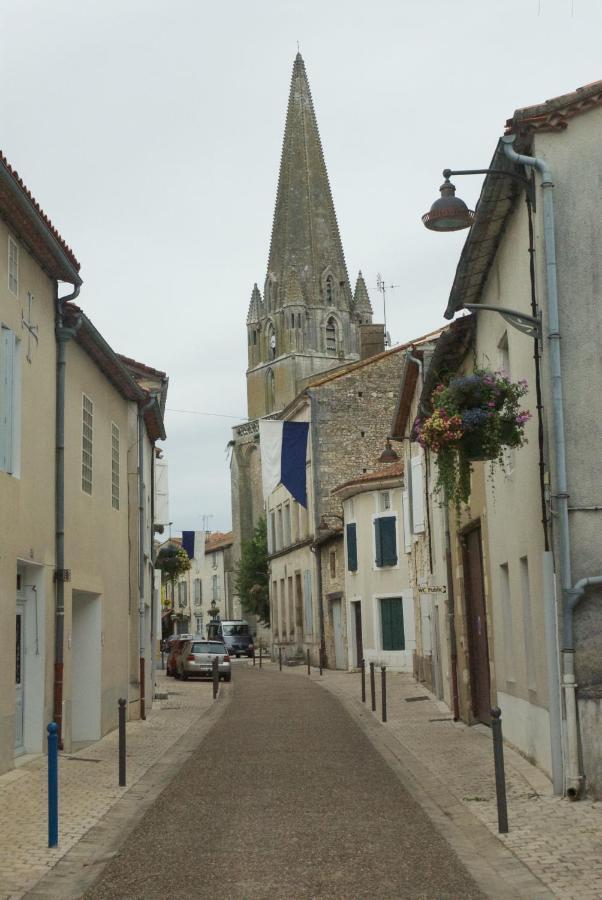 Le Clos Des Cedres B&B La Rochefoucauld Kültér fotó