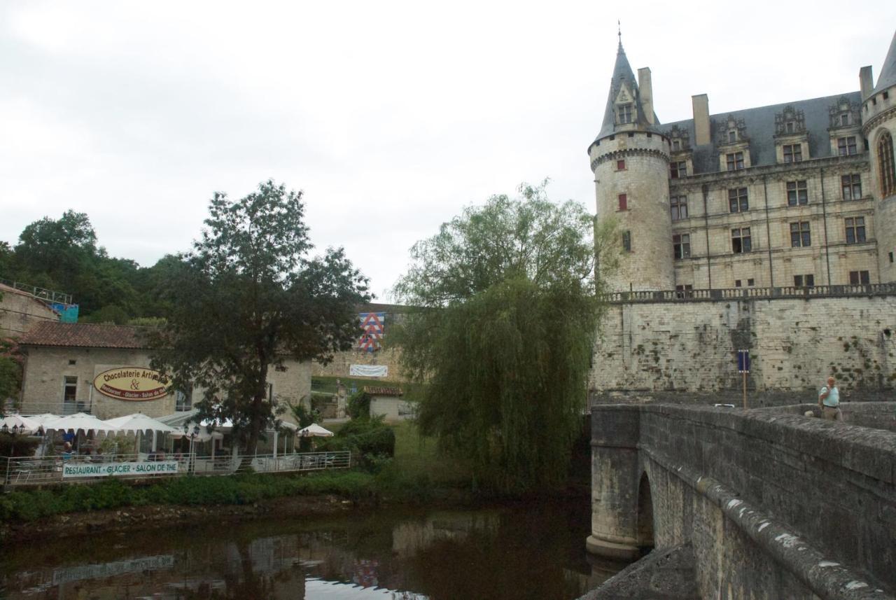 Le Clos Des Cedres B&B La Rochefoucauld Kültér fotó